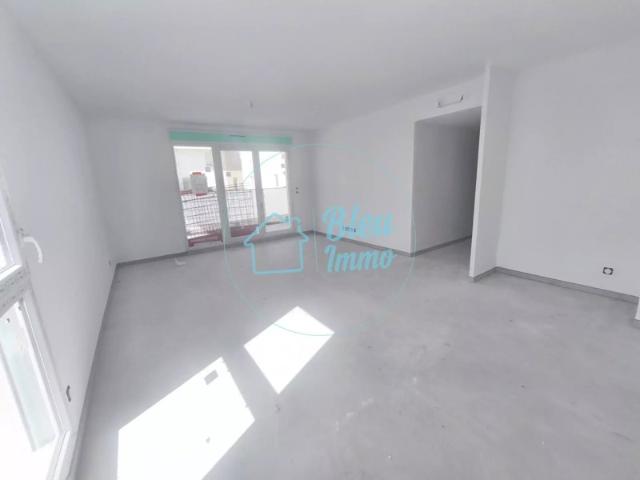 SETE RIVE SUD APPARTEMENT T3 AVEC TERRASSE ET PARKING