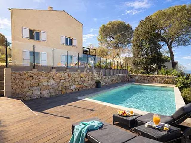 Sète 34200 Achat / Vente maison 5 pièces t5 au dernier étage piscine