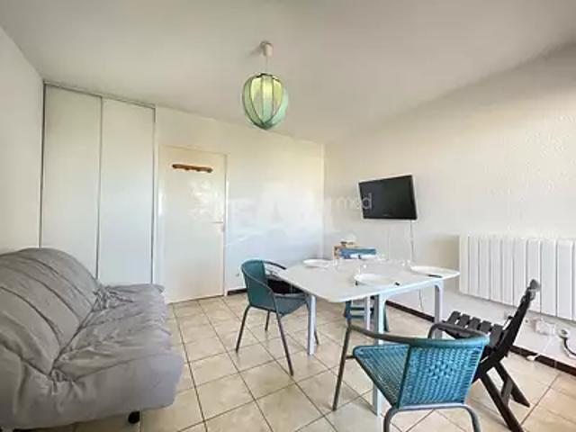Sète 34200 Location appartement 1 pièce t1 au dernier étage terrasse