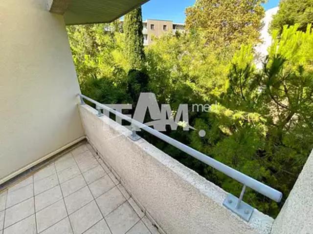 Sète 34200 Location appartement 2 pièces t2 au dernier étage terrasse