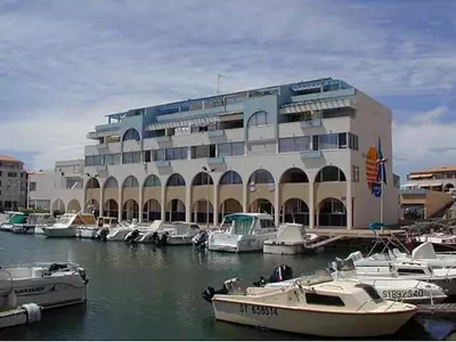 Sète 34200 Location divers au dernier étage