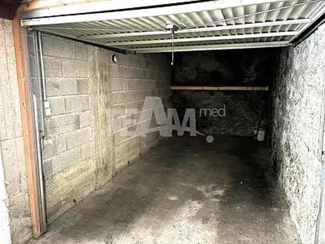 Sète 34200 Location divers au dernier étage