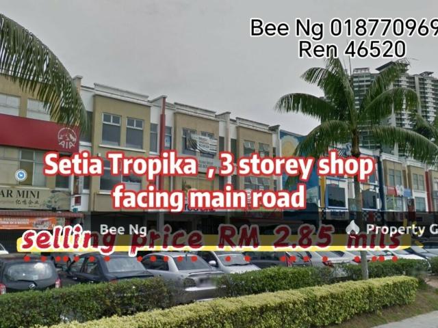 Setia Tropika / 3 Storey Shoplot / Facing Main Road