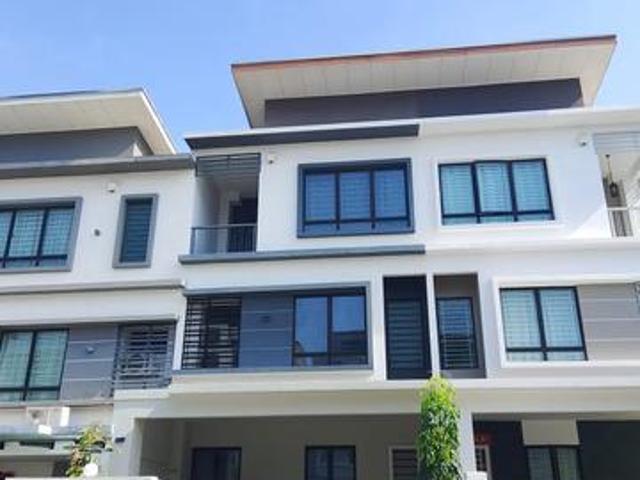 Setia Utama 2 Triple storey Terrace