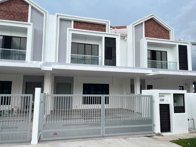 Setia Utama 3 Setia Alam Double Storey 41 rooms partially furnished