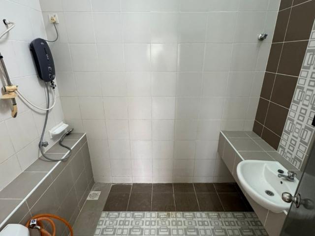 Setia alam master room low deposit immediately move in