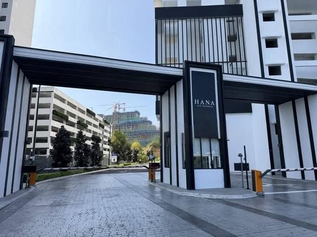 Setia Alam HANA Service Apartment For Rent with Aircond Cabinet Heater