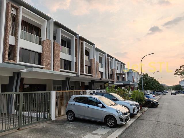 Setia Alam Setia Utama 3 Storey Terrace Gated Guarded