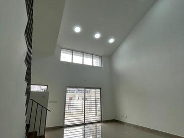 Setia Bayuemas Brand New Intermediate 3rooms For Rent Klang