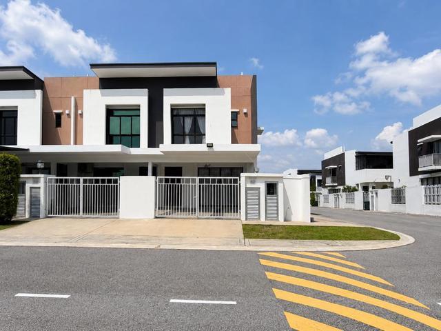 Setia EcoHill 2 End Lot Open Facing Huge Side Land MoveIn Ready