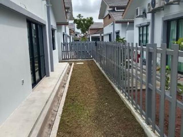 Setia Fontaines Nusa Cinta Kepala Batas