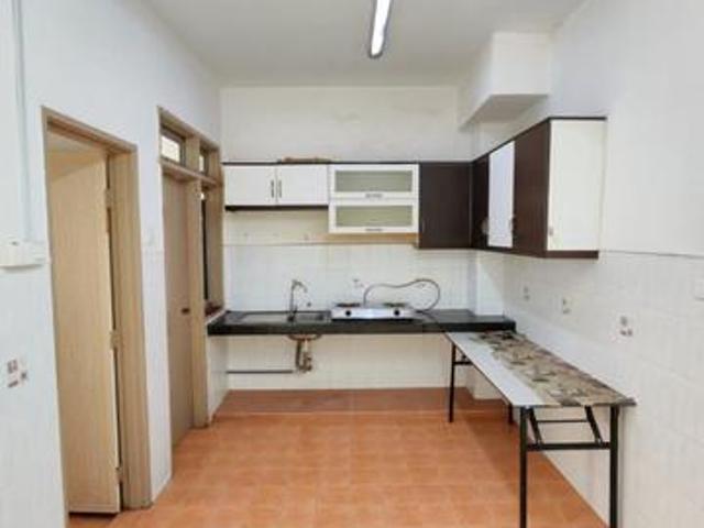Setia Impian 4 Setia Alam with kitchen table top For Rent