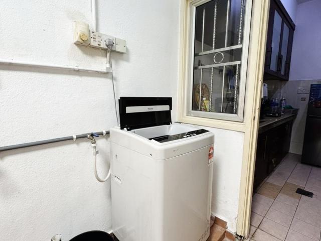 SETIA IMPIAN CHEAPER SINGLE ROOM FOR RENT 4 MIN CAN ARRIVE PASAR MALAM,STARBUCK,KFC,BANK,FOODSTALL