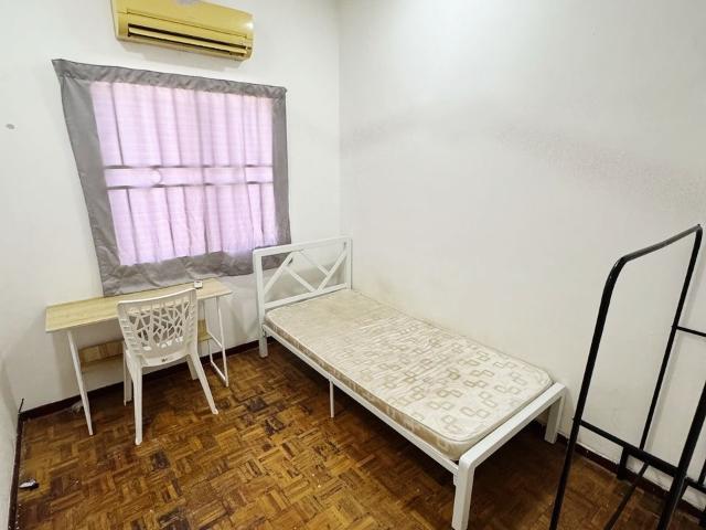 Setia Impian Single Room For Rent with Aircond Near to Setia city mall, Fast Food,Grocery,Lotus setia alam