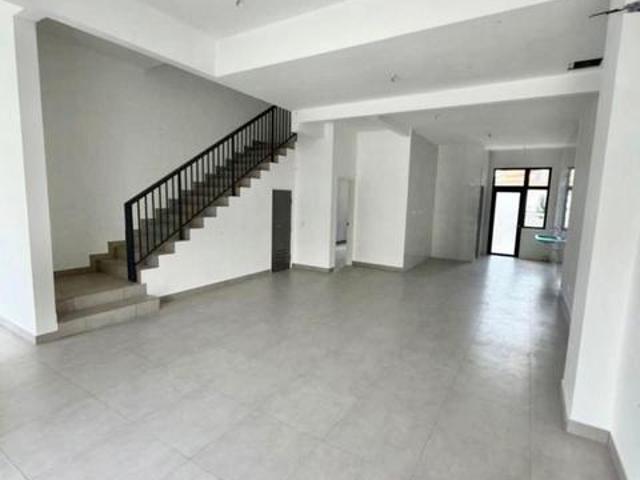 Setia Indah