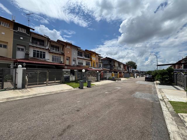 Setia Indah 9 Jb 25 storey house partial furnished gng
