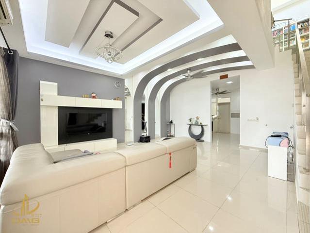 Setia Indah 10 Setia Alam Renovated Double Storey