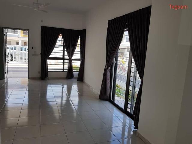 Setia Permai 3 Setia Alam Double Storey house End Lot Partial Furnish