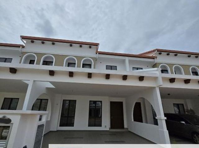 Setia Safiro