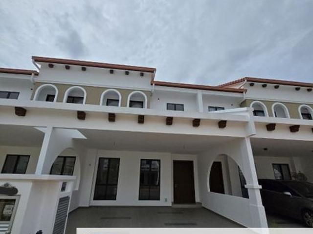 Setia Safiro