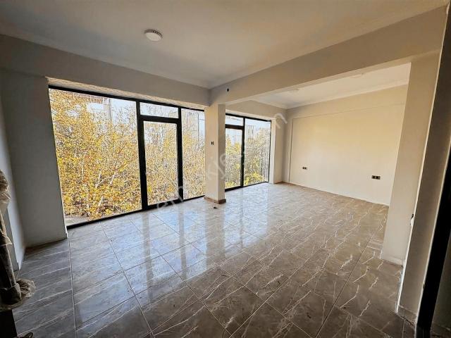 Seven Gayrimenkul'den İşlek Caddede Ofis