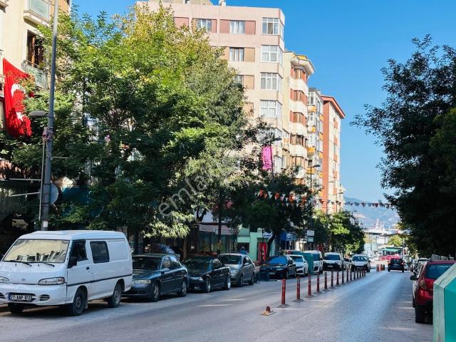 Sevinç'ten Şehrin Tam Merkezinde Sahile 3 Dk Full Eşyalı Ara Kat