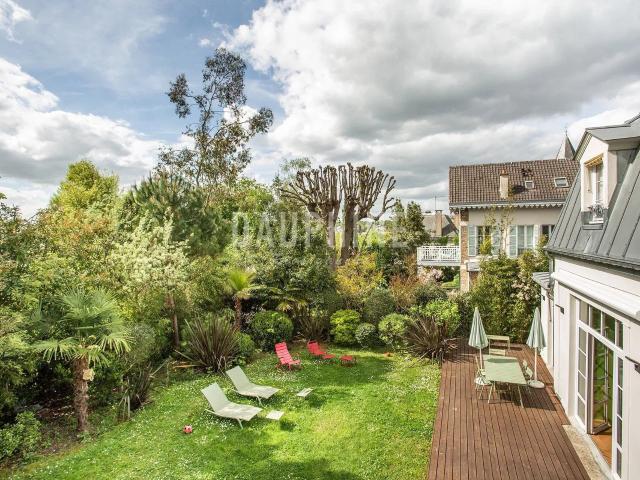 Sèvres Maison avec jardin et annexe 254m² Sèvres
