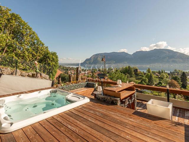 SEVRIER, maison avec vue exceptionnelle sur le lac et ses montagnes