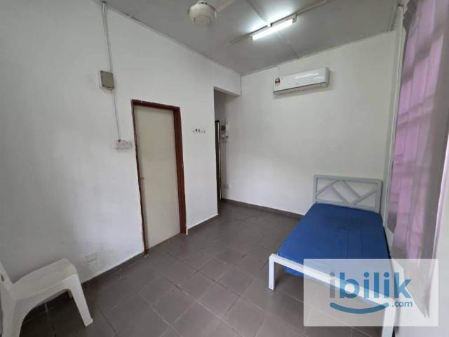 Sewa Murah1 Month Deposit0 Deposit Bukit Rimau Shah Alam Middle Room RentLocation NearSJK Khe Beng