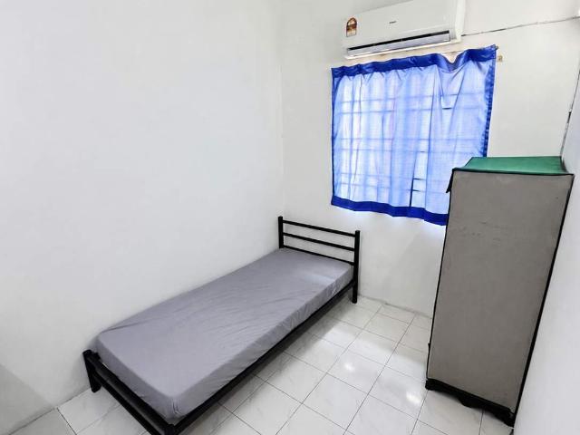 Sewa Murah1 Month Deposit0 Deposit Setia Alam Middle Room RentLocation NearbyLotus, SK Setia Alam