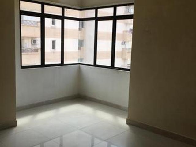 sewa Corner Pelangi Astana Condo Besar 1250sf Petaling Jaya