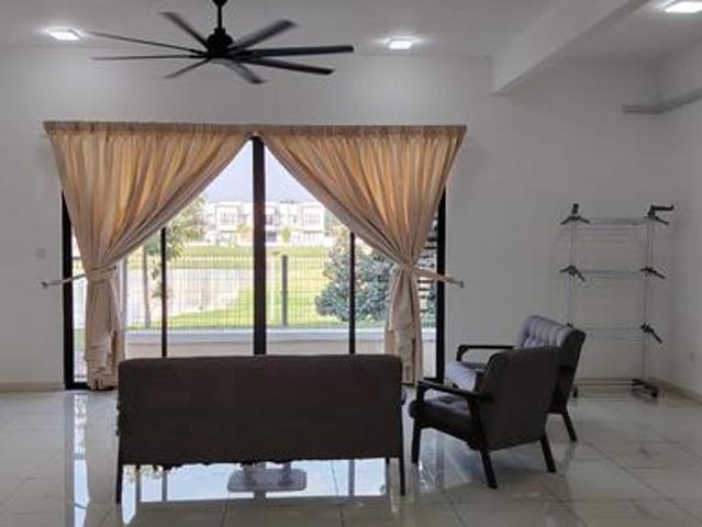 sewa Lake View Fully Furnished 2 Storey House At U12 Cahaya Alam