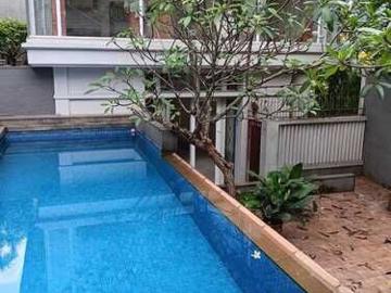 Sewa Tahunan Rumah di Graha Taman Bintaro Sektor 9 Ada Kolam Renang