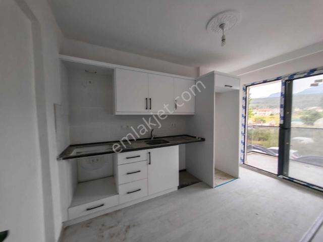 Seydikemer Cumhuriyet Mah. 2+1 Ayrı Mutfaklı Kiralık Daire