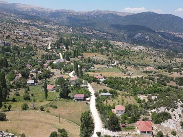 Seydikemer Yayla Kıncılarda Yatırımlık Bitişik 3 Parsel ve Ev