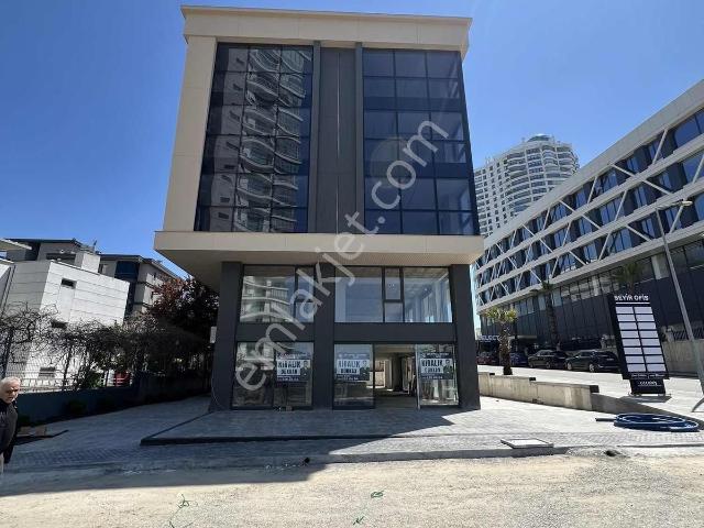 Seyir Ofis Gökdelenler Bölgesinde Deniz Manzaralı 1+1