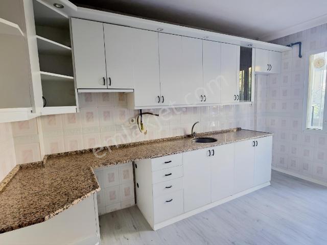 Seyit Şanlı Lisesine Yakın Kiralık Doğalgazlı Arakat 3+1 Daire