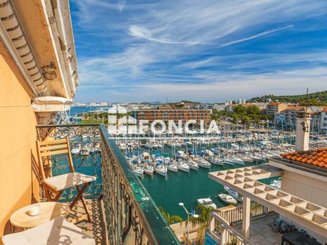 Seyne centre VUE MER sur Port de plaisance Magnifique T3 Refait à neuf