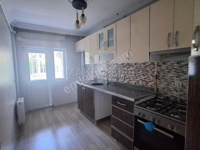 Seyrantepe Toplu Konutlarda 3+1 Kiralık Daire