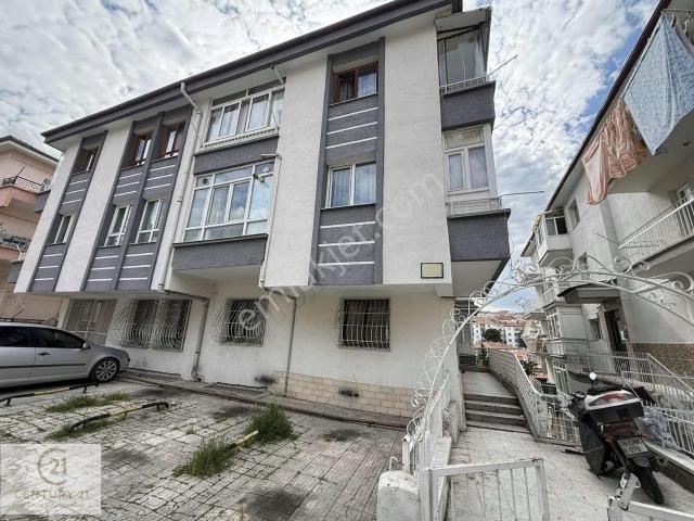 Seyranbağları Maçka Sokakta Tam Yenilenmiş Şehir Manzaralı