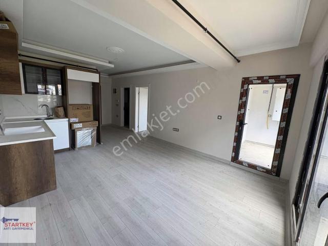 Seyrek Kafeler Ve Üni Yürüme Mesafesi 1+1 Kiralık Sıfır Daire