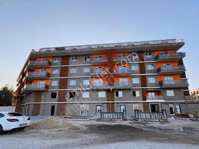 Seyrek Havuzlu Site İçerisinde Kiralık Full Eşyalı 1+1 Daire