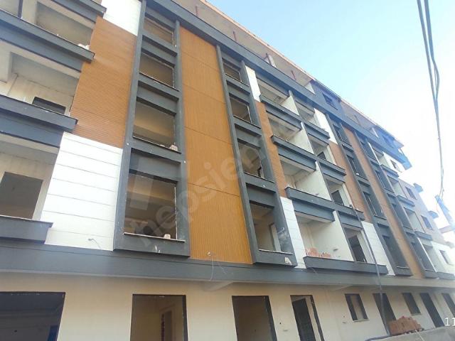 Seyrek Merkez de Satılık Havuzlu 1+1 Daire