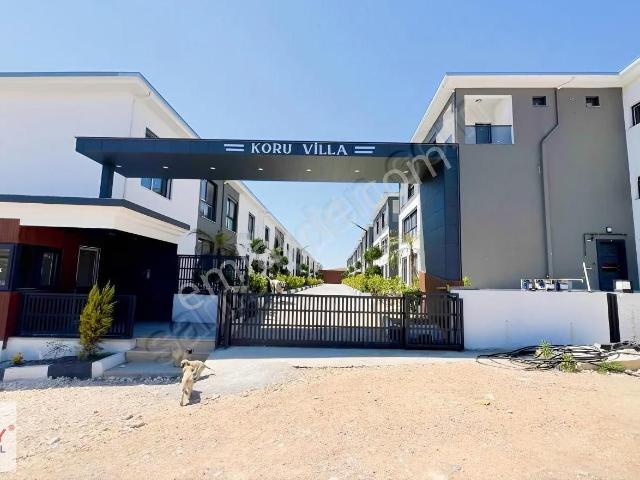 Seyrek Villakent Koru Villalarında Kiralık 3+1 Dubleks Villa
