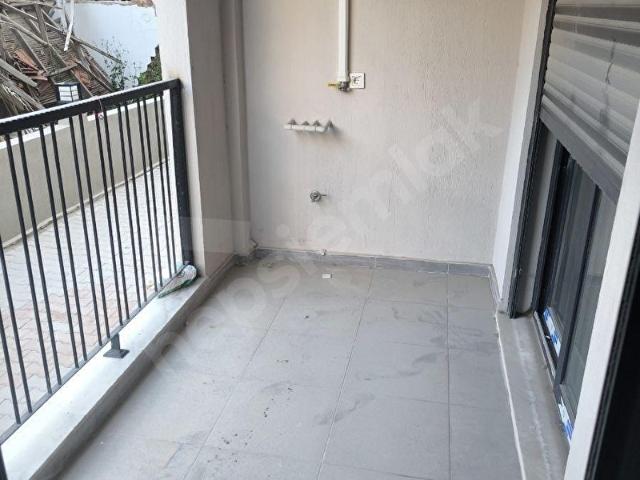 Seyrek'de Site İçi Kiralık Meydana Yakın 1+1 Sıfır Daire