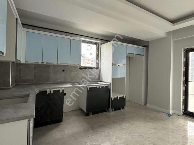 Sezer Emlakta Okul Karşısı 3+1 Daire
