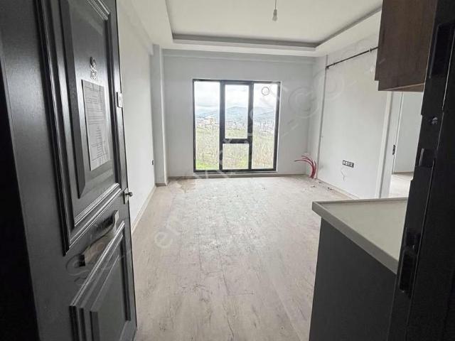 Sezer Emlaktan Şehir Hastanesi Yoluna Yakın 1+1 Daire