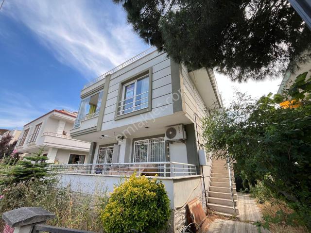 Sezgin Emlaktan Denize 100 Mt Eşyasız Sürekli Kiralık 3+1 Dublex
