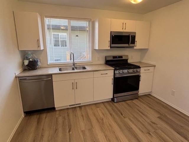 SF295 – 11827 47 Street NW | 3 Bed 1 Bath | 1 MONTH FREE 2 Bedroom Apartment for Rent at 11827 47 St Nw, Edmonton, AB T5W 2W7 Beacon Heights