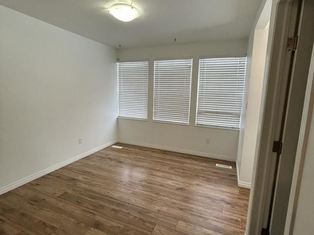 SF203 | 1 MONTH FREE – 4 Bedroom, 2.5 Bathroom Main Floor Home | Northwest Edmonton 4 Bedroom Apartment for Rent at 12148 105 St Nw, Edmonton, AB T5G 2N7 Westwood